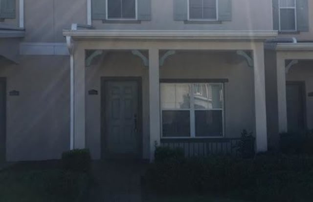 Beautiful town home!!