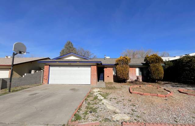 Photo of Cute Ranch Home In NE Albuquerque!