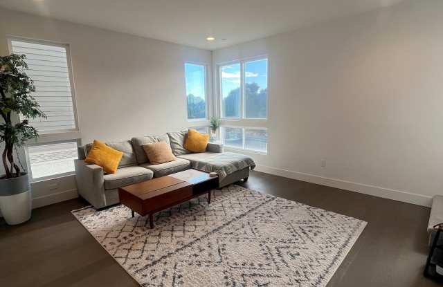 2 Bedroom Condo in Richmond's Recreational Hub