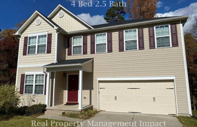 Room in 4 Bedroom Home at Fanning Way