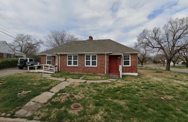 3003 E Carmen St - 3003 East Carmen Street, Wichita, KS 67214