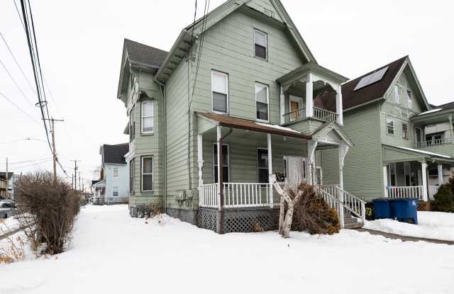 473 Howard Avenue unit: 2