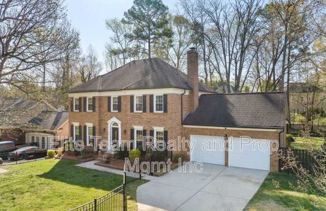 712 Grays Creek Lane