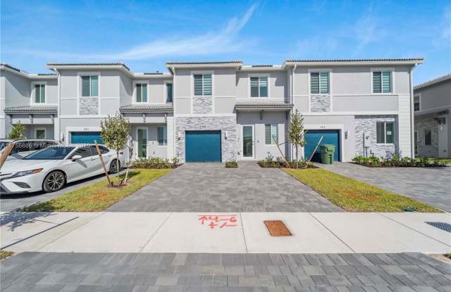 701 Southeast 13th Street Circle