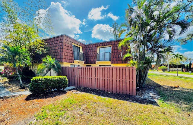 5205 Cedarbend Drive unit: 4