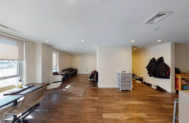 LOOKING TO BE CLOSE TO NEU?????....LOOK NO FURTHER!!!!!