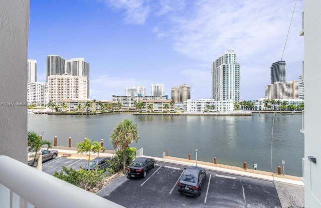 121 Golden Isles Dr