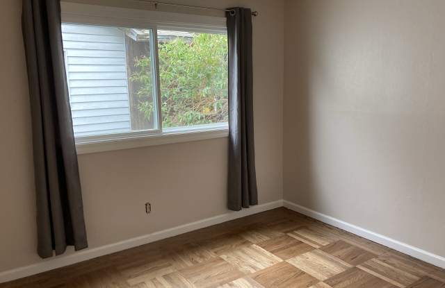 Photo of 925 Hargus Ave