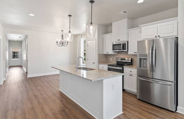 3 Bedroom Townhomes Off Burbank