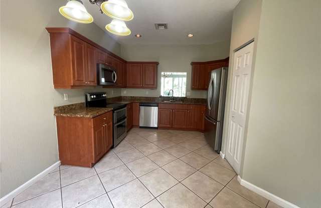 5031 Madison Lakes Circle West