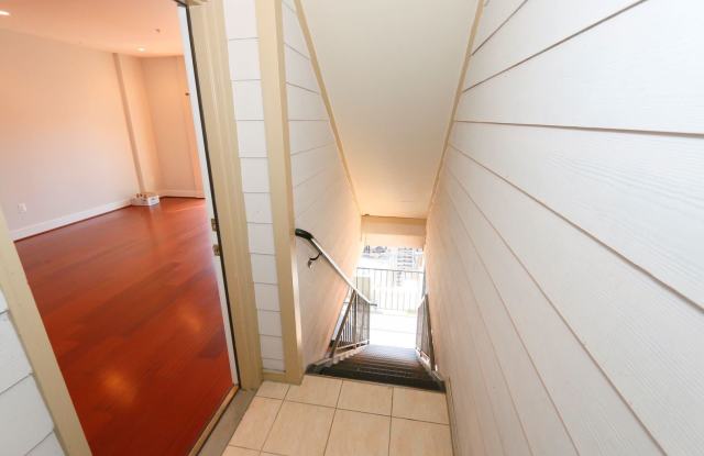 U Street Gem: Stylish Top-Floor 2-Bed Duplex photos photos