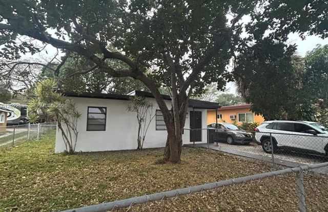 1080 NW 121st St