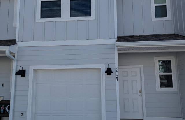 5723 Sandy Walk Street