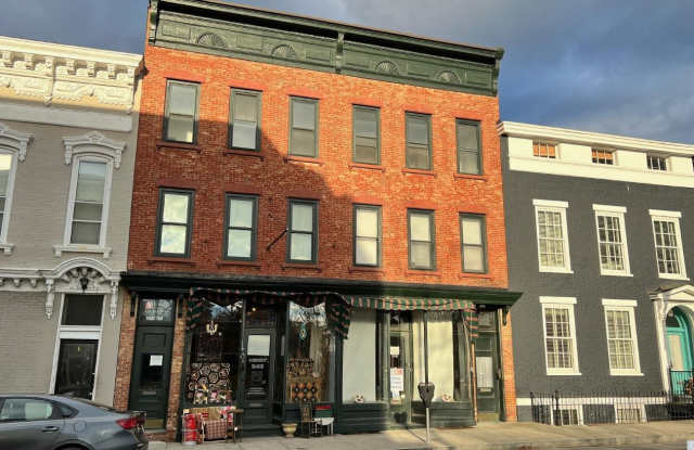 348 Warren Street