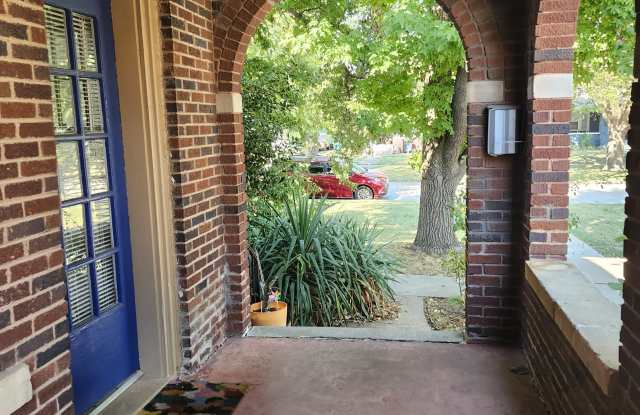 Photo of 1008 Northwest 34th Street - 1