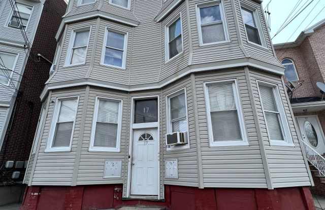 17 FRANKLIN AVE