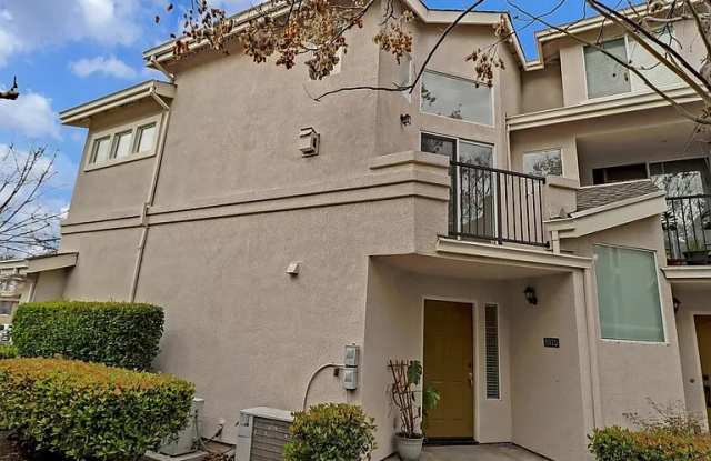 Photo of 1075 Esparanza Way