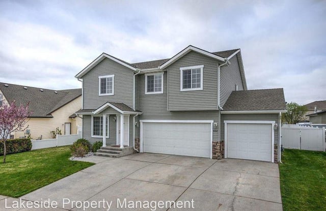 8312 N Courcelles Pkwy - 8312 North Courcelles Parkway, Hayden, ID 83835