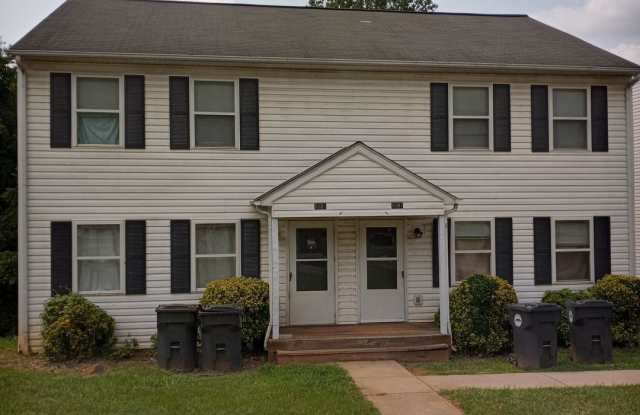 1047 Piedmont Street - 1047 Piedmont Street, Bedford, VA 24523