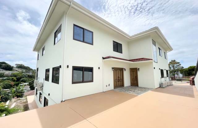 Prestigious Makiki Home For Rent 7BD 4BA with Split AC & Panoramic Mountain and City View!