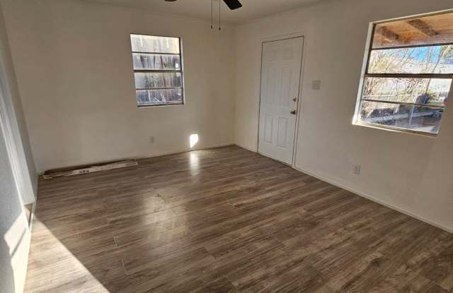 3212 San Salvador Street