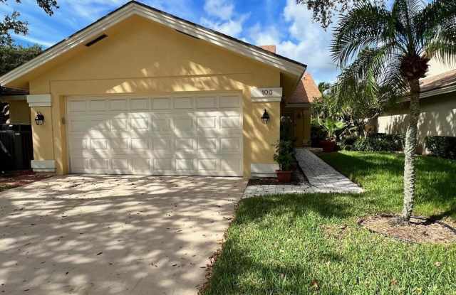 100 Cape Pointe Circle