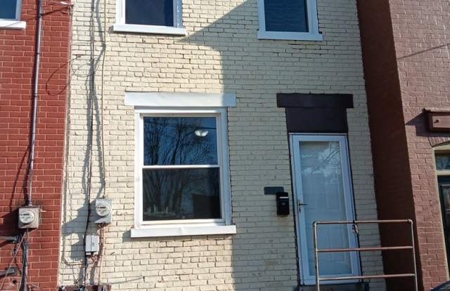 Charming 3BR Townhouse in Cabbage Hill - Section 8 Approved!