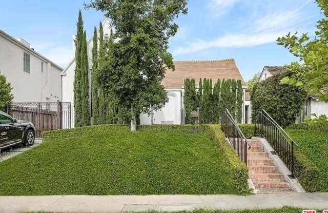 205 S Maple Dr