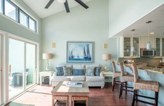 OCEANFRONT, OFF-SEASON FURNISHED UNIT (CALL FOR AVAILABLE MONTHS)