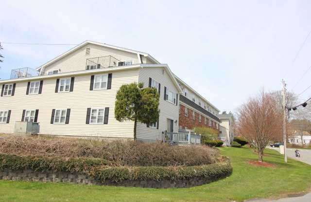 73 East Broadway Street - 73 East Broadway, Derry, NH 03038