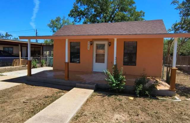 Cozy 2-Bedroom Home with Fenced Backyard. COMING SOON!