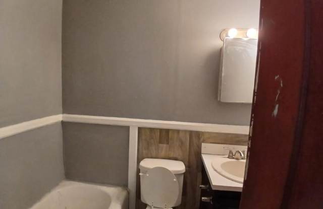 1904 10th Avenue South