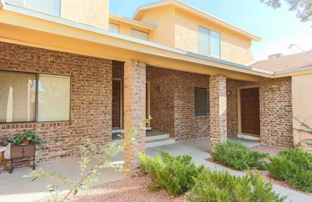 Photo of Cozy Townhome off Lee Trevino!