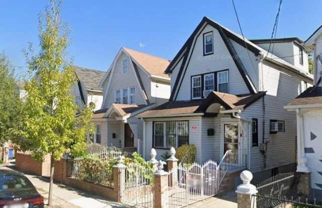 174-34 Polhemus Avenue unit: Duplex