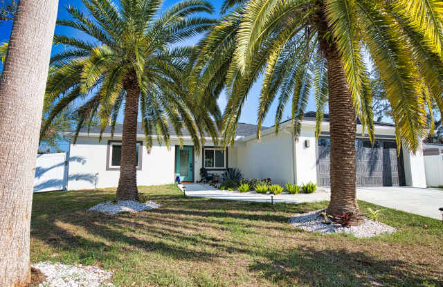 3887 Hawkeye Cir