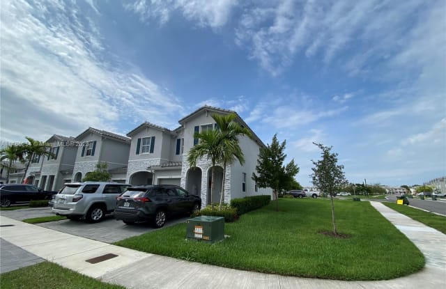 1110 SE 27th Ter - 1110 Southeast 27th Terrace, Homestead, FL 33035