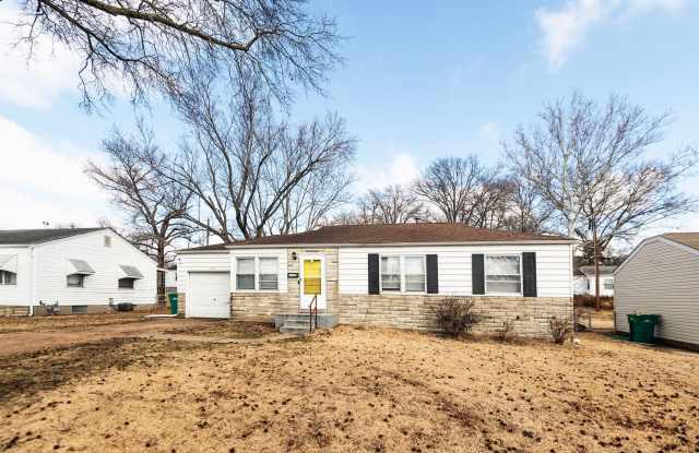 Charming  Spacious Home in Bellefontaine Neighbors – Move-In Ready!