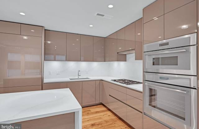 Photo of 1781 N PIERCE Street unit: 604