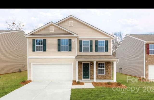 305 Woodnettle Lane - 305 Woodnettle Lane, Buncombe County, NC 28704