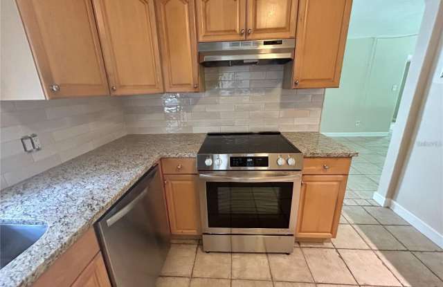 633 S LAKEMONT AVENUE