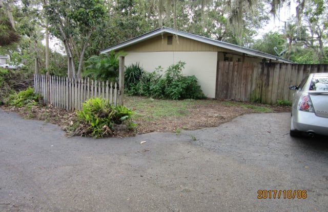 233 S Orange St - 233 S Orange St, Sebring, FL 33870