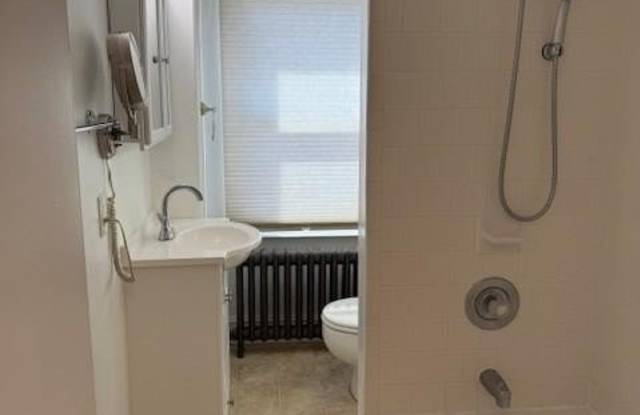 15 BREWER Avenue unit: B