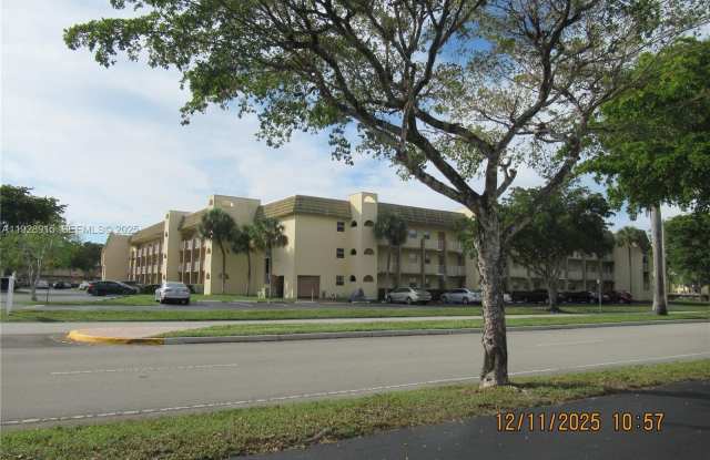 8285 Sunrise Lakes Blvd