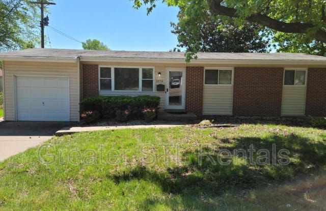 2270 Patterson Road - 2270 Patterson Road, Florissant, MO 63031