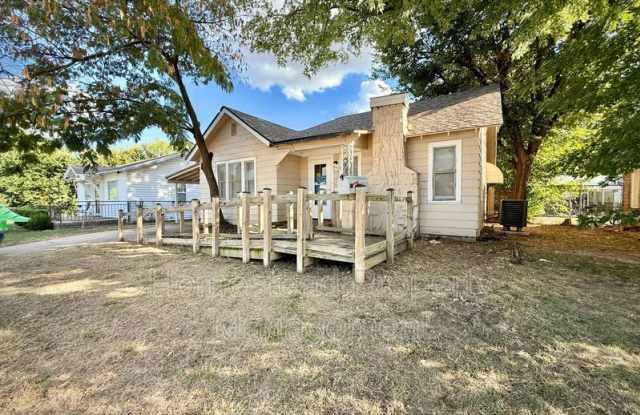 2946 NW 15th St.