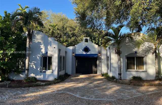 Photo of 7975 Sunset Dr