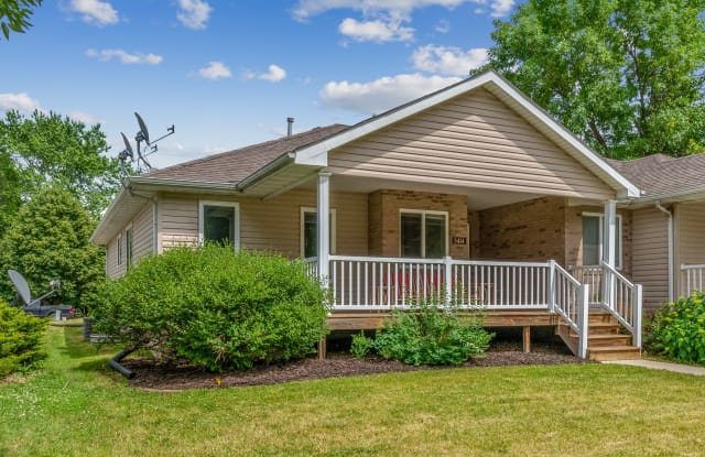 3414 Emerald Dr - 3414 Emerald Drive, Ames, IA 50010