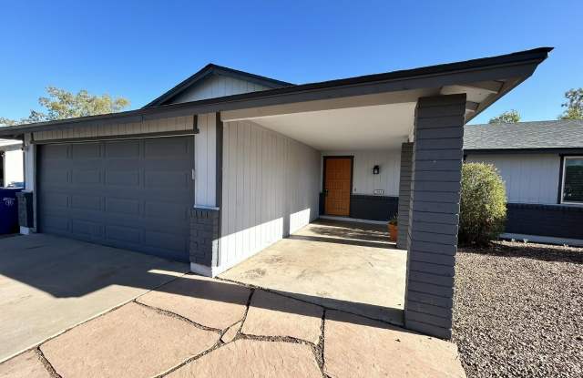 Photo of 1910 W DEVONSHIRE Street