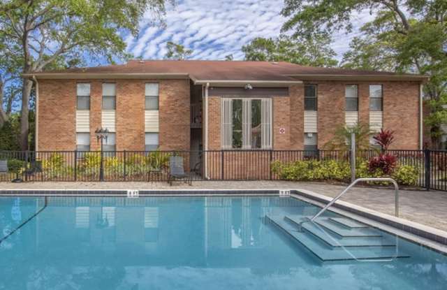 Coachman Club Apartments