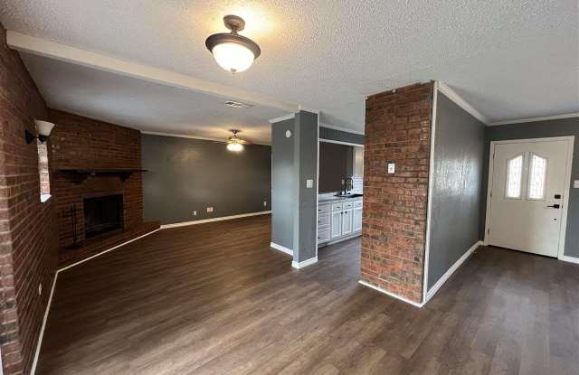 5026 LAKEFRONT DRIVE